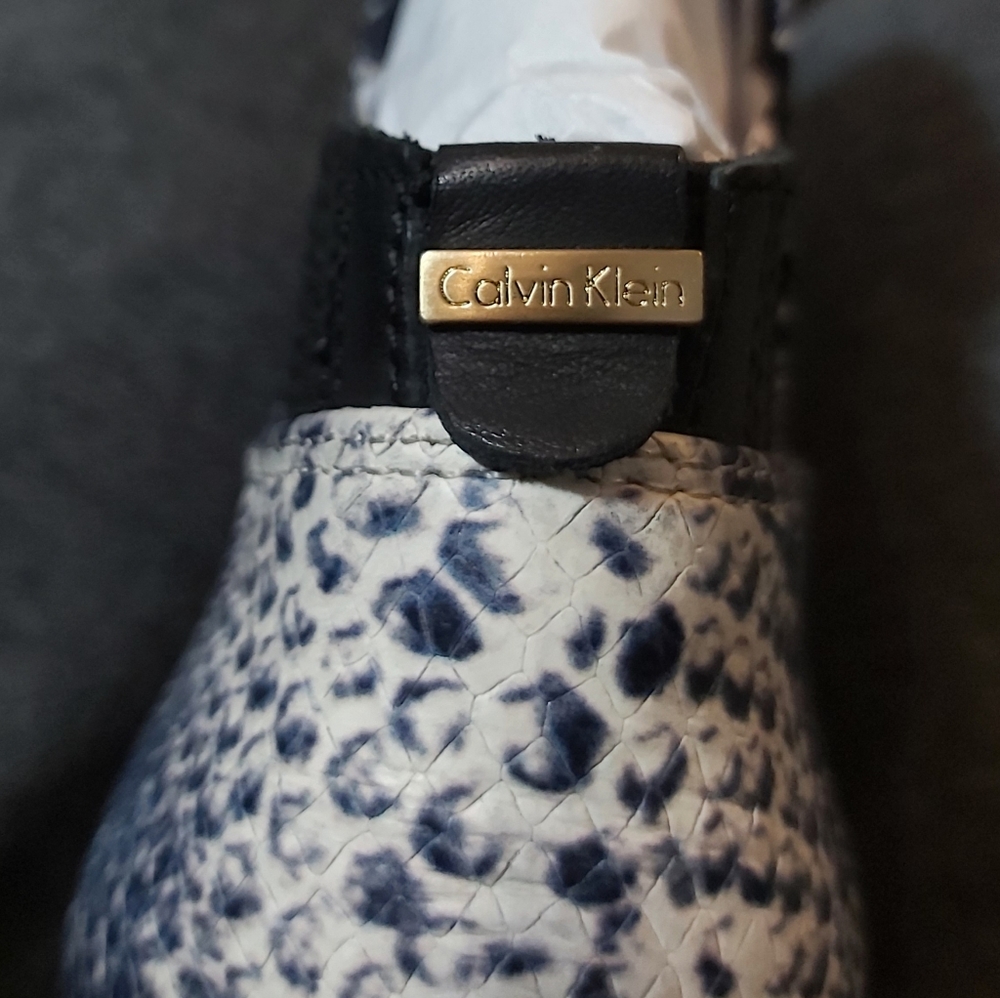 Heels - Picture 2 of 3